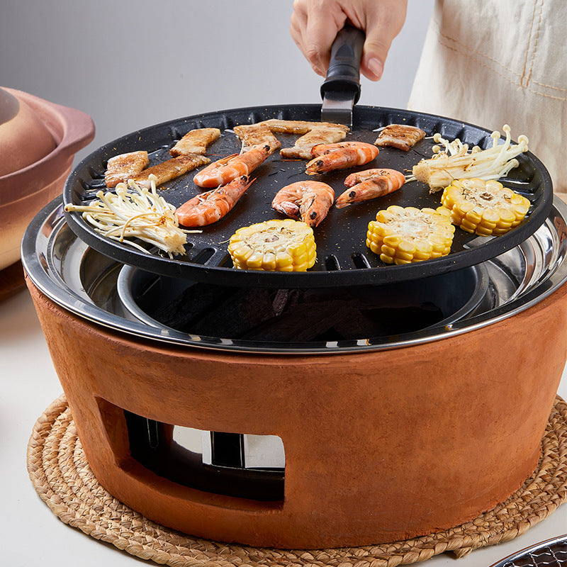 Compact Outdoor Charcoal BBQ Grill with Anti-Scalding Base
