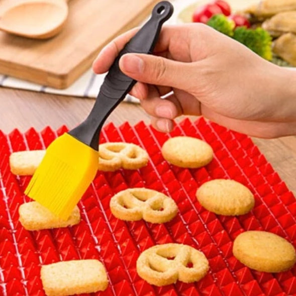 Non-Stick Silicone Pyramid Baking Mat – Heat-Resistant BBQ Cooking Grid for Oven & Microwave Use
